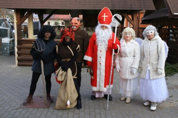 Deti v Ochodnici navštívil Mikuláš