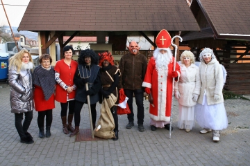 Deti v Ochodnici navštívil Mikuláš