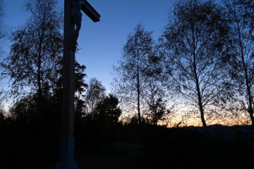 Nový kríž nad obcou Ochodnica