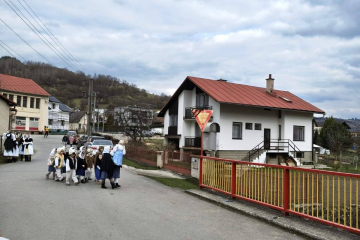 Tradičné pálenie Moreny v Ochodnici privítalo jar