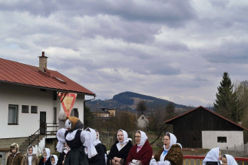 Tradičné pálenie Moreny v Ochodnici privítalo jar